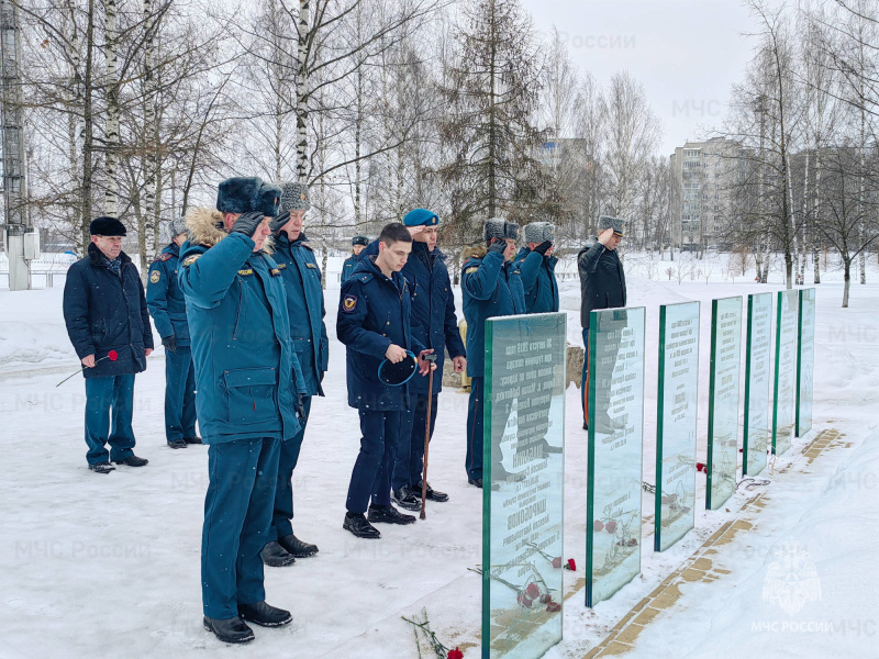 Кировские спaсaтели отметили День защитника Отeчества
