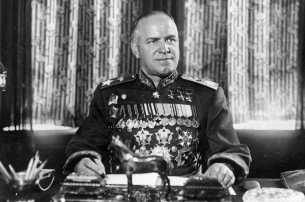 На главной площади Каракаса открыли мурал к 80-летию Победы