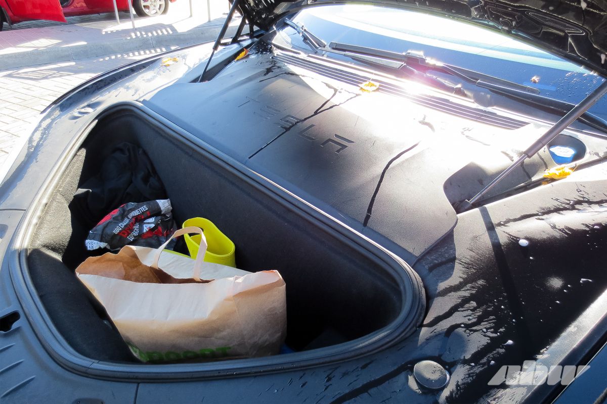 Tesla_Model_S_под_капотом