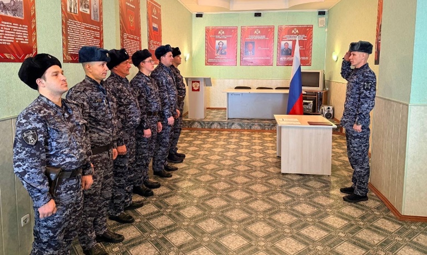 Молодые сотрудники вневедомственной охраны Управления Росгвардии по Нижегородской области приняли присягу