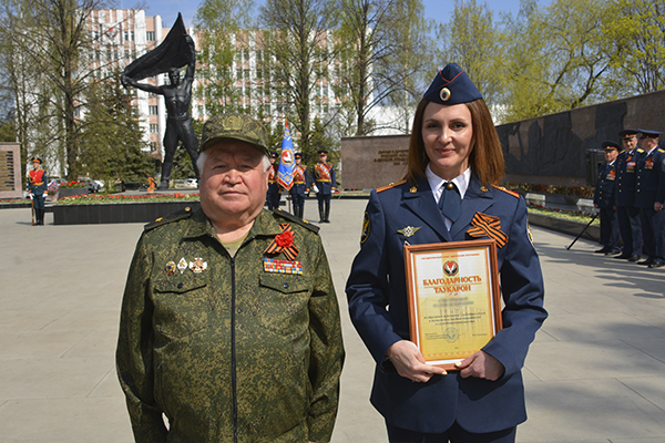 В Удмуртии состоялся торжественный ритуал принятия присяги молодыми сотрудниками уголовно-исполнительной системы, посвященный 81-й годовщине Победы в Великой Отечественной войне