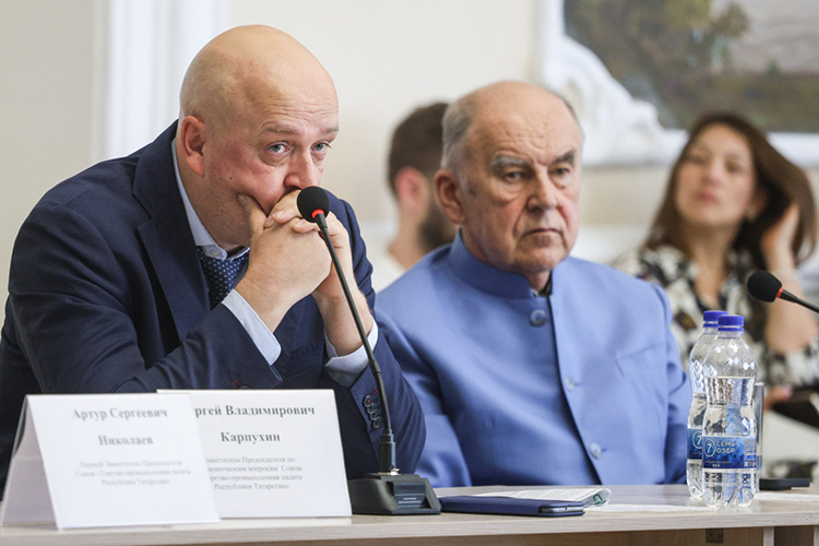 Интересные моменты в пояснительной записке заметил и Карпухин. К примеру, там объясняется, что цель снижения порога по УСН — «развитие микробизнеса и увеличение его конкурентных преимуществ в бизнес-сообществе»