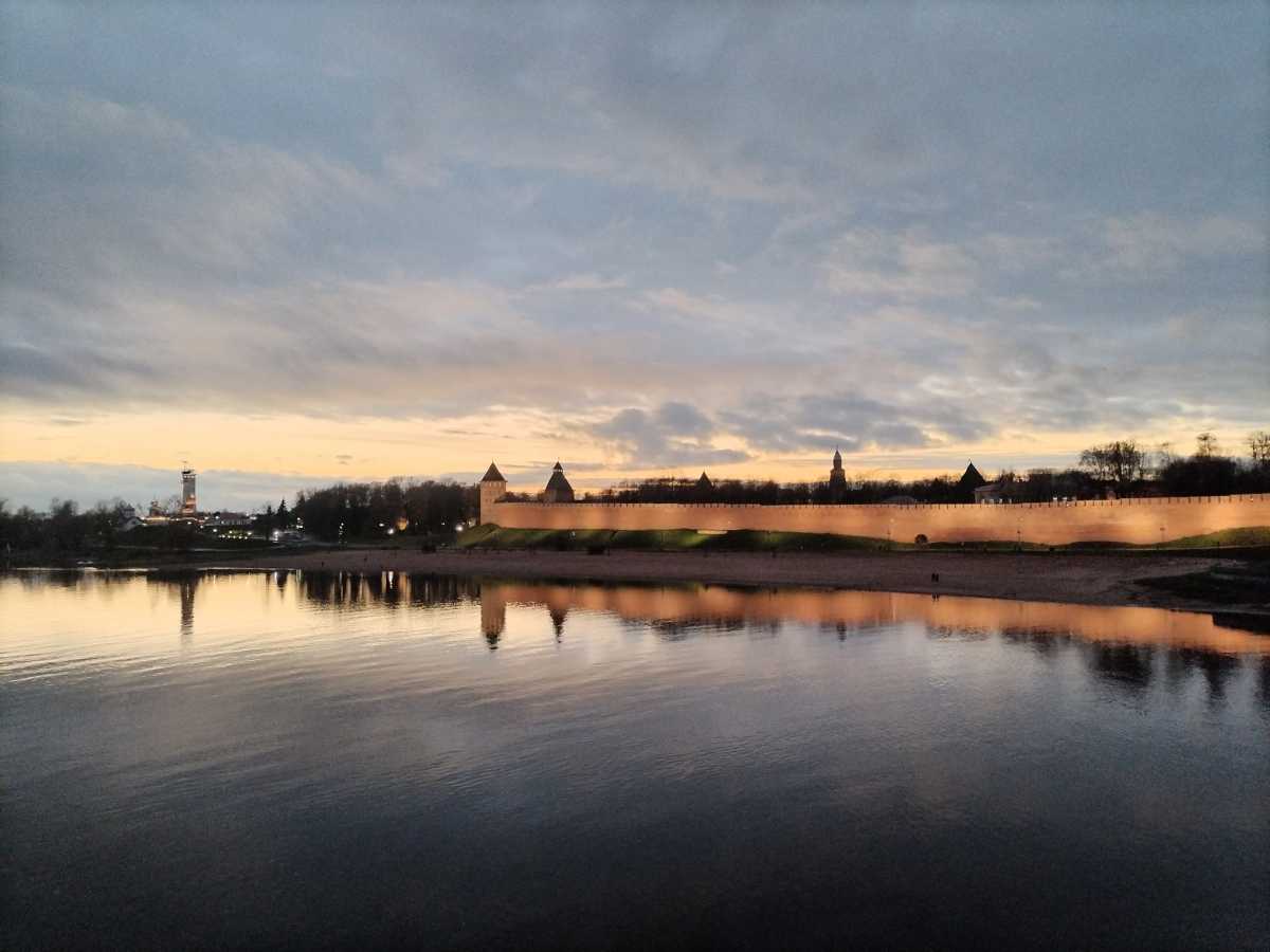 Завтра, 1 ноября, синоптики обещают в регионе облачную погоду и небольшой дождь.