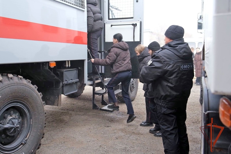 В подразделениях Росгвардии по Хакасии прошли дни открытых дверей для подрастающего поколения