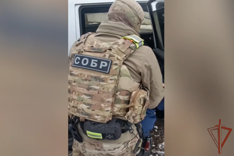 При силовой поддержке СОБР Росгвардии в Калининграде задержан подозреваемый в совершении противоправных действий (видео)