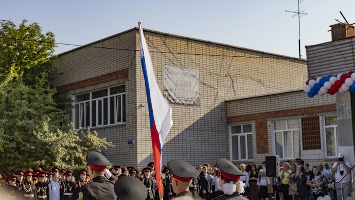 Власти рассказали, что ждёт челябинские школы после ЧП с молотком