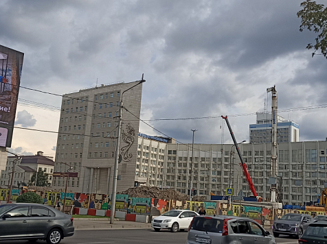 Красноярску снова отказали в столичности новосибирские архитекторы. Фото: 7 канал Красноярск, на фото: Красноярск и стройка метро