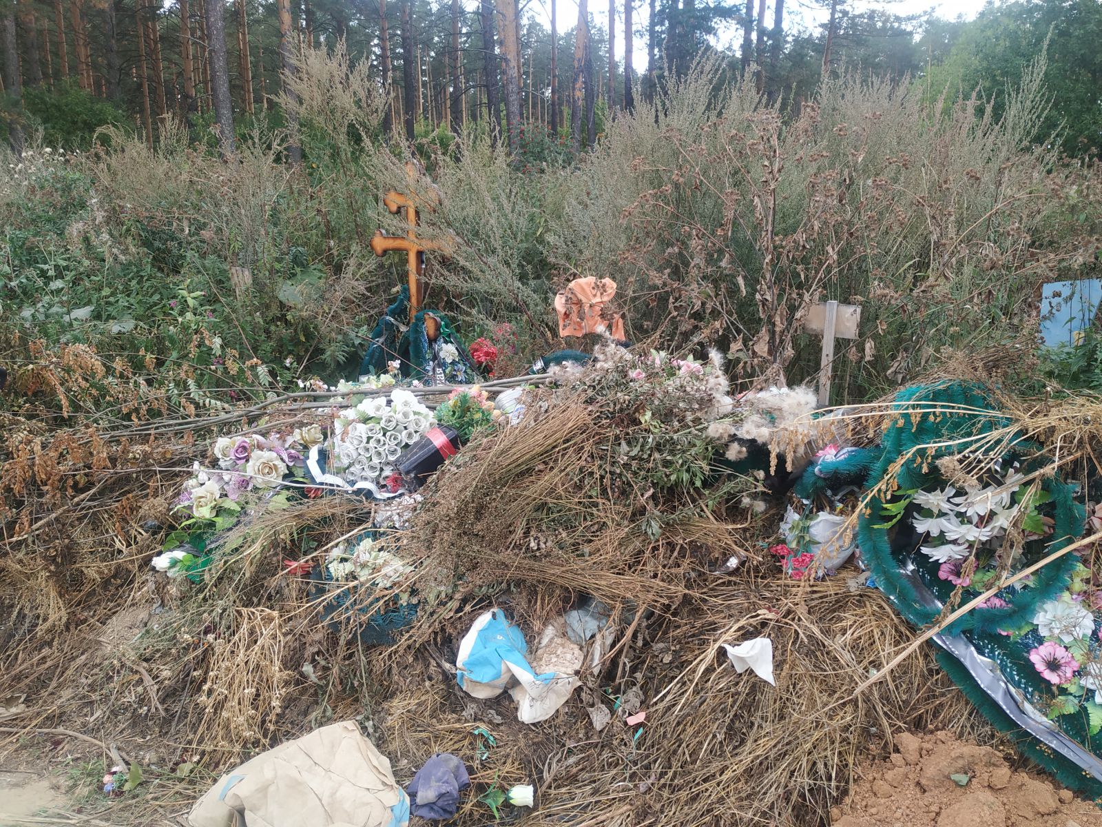 Мусорные полигоны йошкар-ола. Свалка энгельс. Мусор в пензенских лесах. Гора мусора. Сысерть полигон.