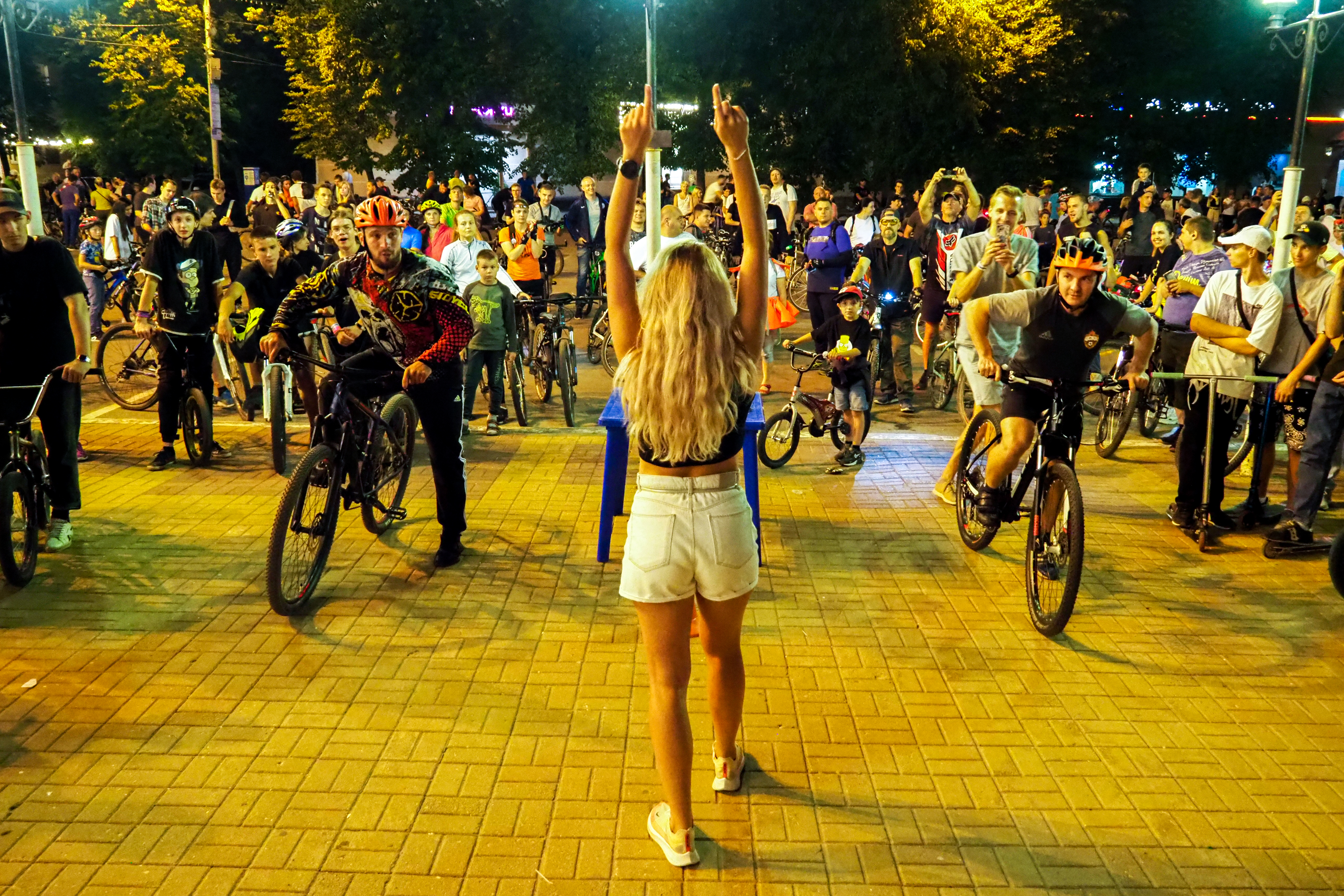 Велопробег калуга. Велопробег калуга. Велоночь калуга. Велоночь калуга 2022. Велоночь иваново 2022.