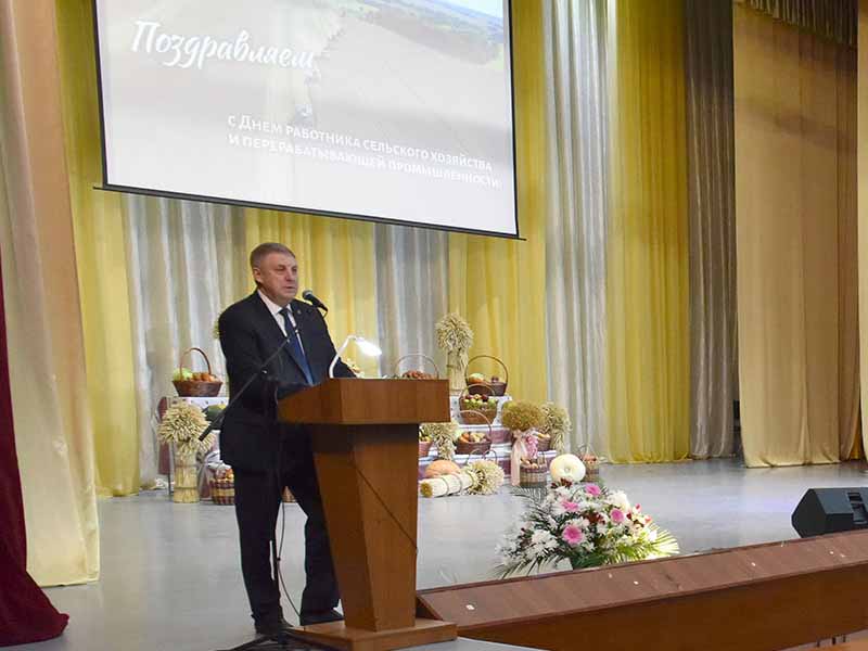 Брянский губернатор впервые попал в топ-20 рейтинга по упоминаемости в соцмедиа