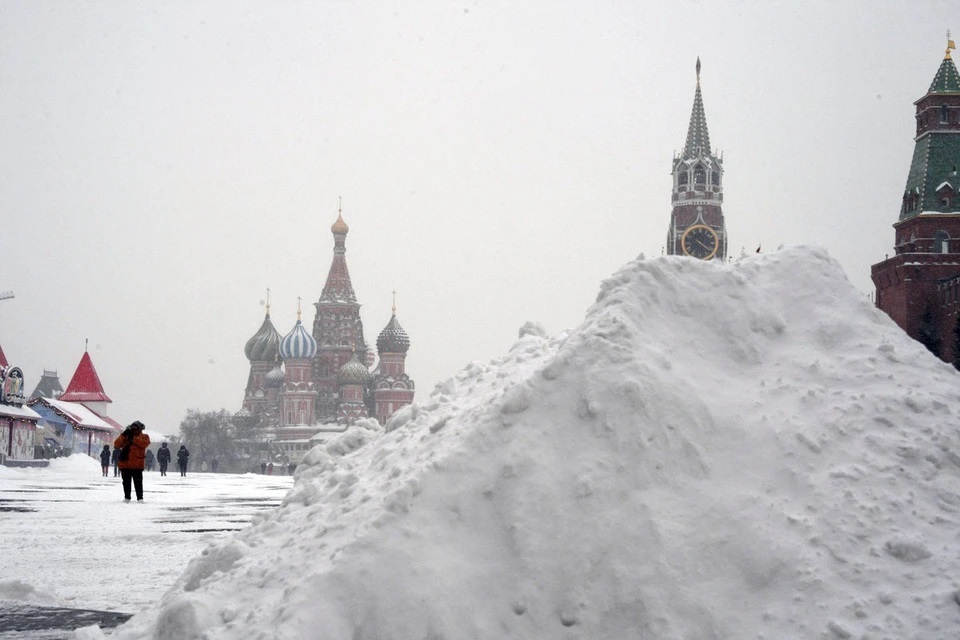 Москва снег сегодня фото