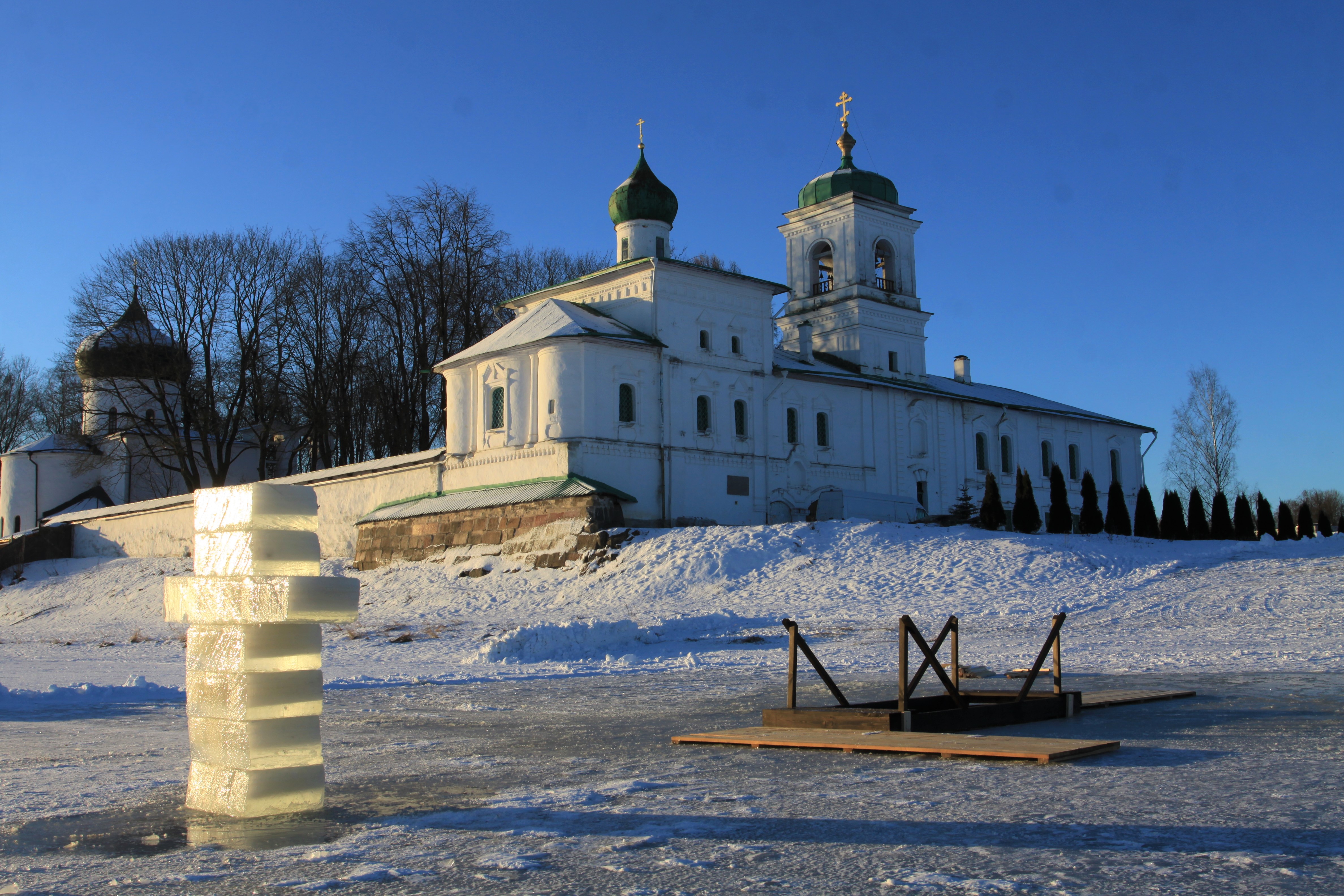 Мирожский монастырь Псков зима