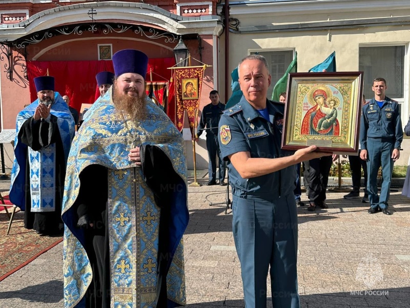 Божественная литургия, посвященная православному празднику иконы Божией Матери состоялась на Пречистенке