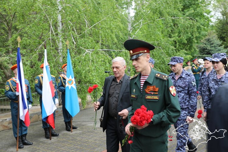 Крымские росгвардейцы почтили память ликвидаторов последствий аварии на Чернобыльской АЭС