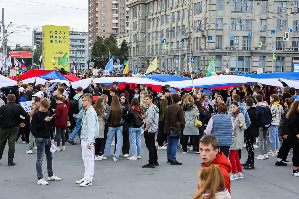 Сайт люди новосибирска. Парад Новосибирск 2022. Парад первокурсников Новосибирск 2022. Парад российского студенчества Новосибирск 2022.