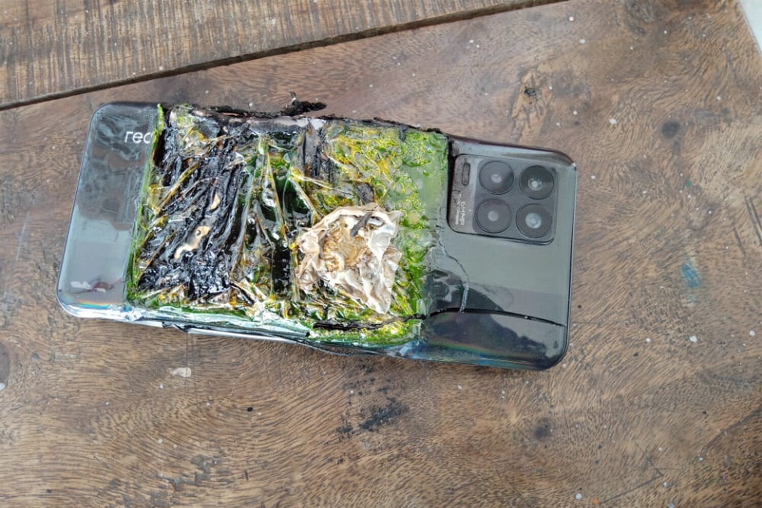 Взрыв аккумулятора телефона
