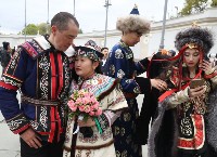 Сахалинские пары приняли участие в самой массовой церемонии бракосочетания в России, Фото: 4