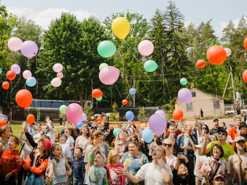 «Созвездие доброты»: яркий праздник под Бобруйском для 560 особенных детей