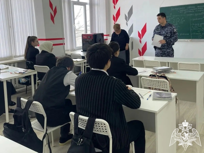 Росгвардейцы провели встречу с молодежью Карачаево-Черкесии 