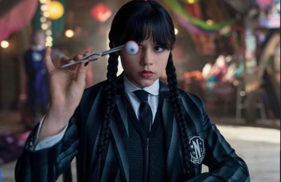 Кадр из сериала «Уэнсдэй», реж. Тим Бертон, Пако Кабесас, Джеймс Маршалл и др., Netflix