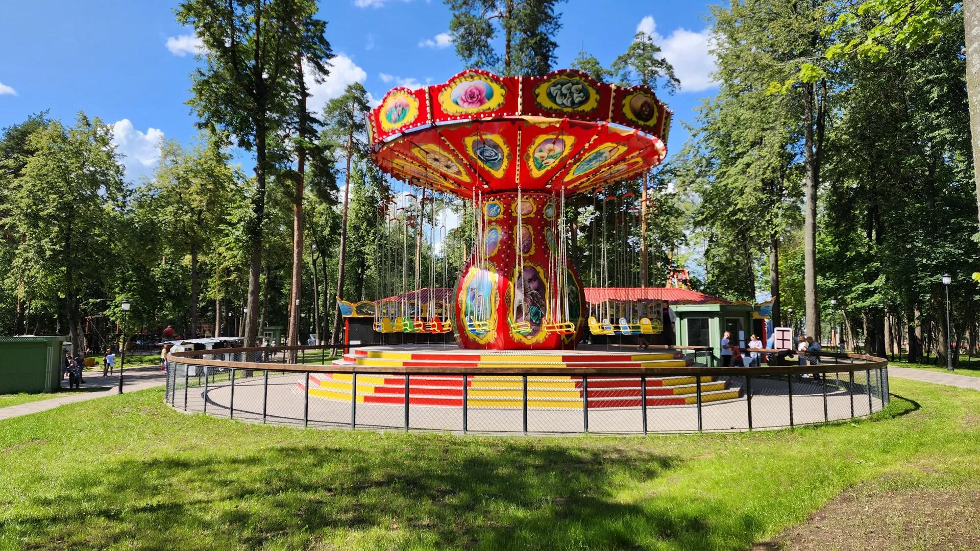 Раменский парк аттракционов. Раменский городской парк. Парк аттракционов. Парк в Раменском. Аттракционы в парке развлечений.