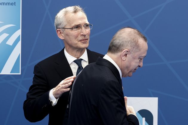 Генеральный секретарь НАТО Йенс Столтенберг и президент Турции Реджеп Тайип Эрдоган на саммите НАТО в Брюсселе. 2021
