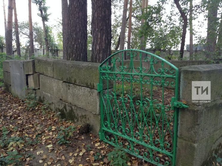 В Татарстане паводком размыло кладбище