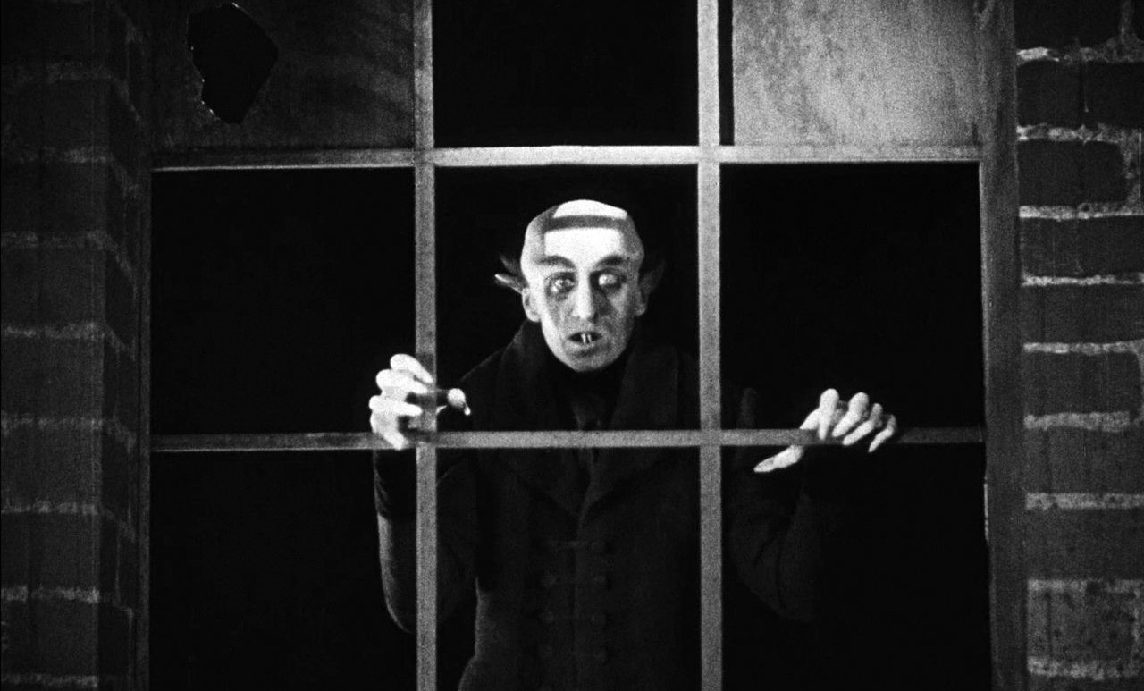 Эволюция вампиров: от готического гроба в Германии до родового дома в Смоленске