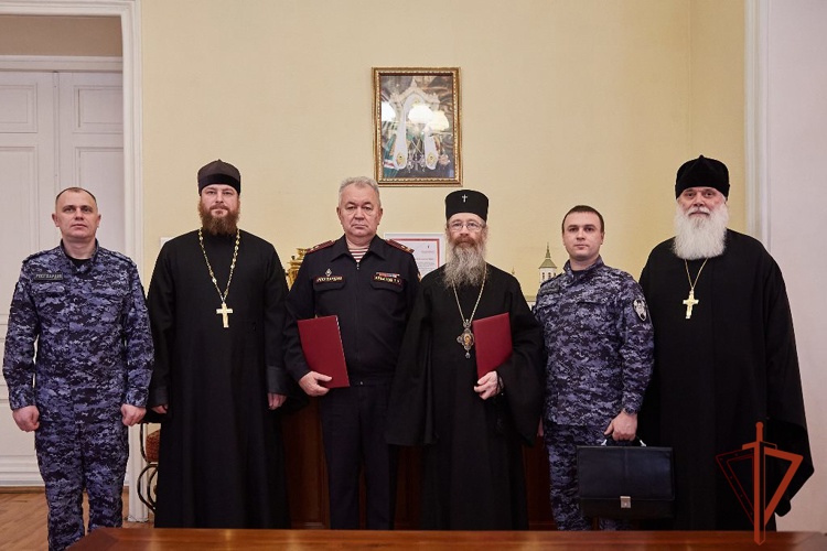 Начальник Управления Росгвардии по Томской области и митрополит Томский и Асиновский подписали соглашение о сотрудничестве (видео)
