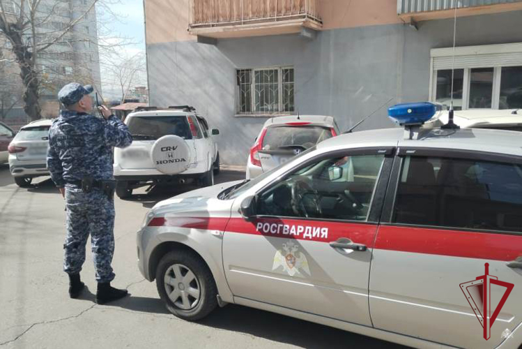 В Улан-Удэ росгвардейцы задержали граждан употреблявших наркотические средства
