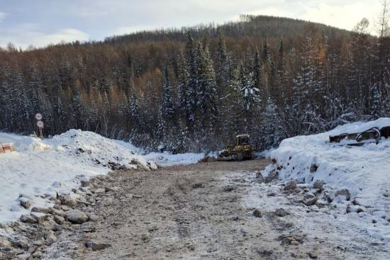Капитальный ремонт двух участков начали выполнять на автодороге Усть-Кут – Уоян