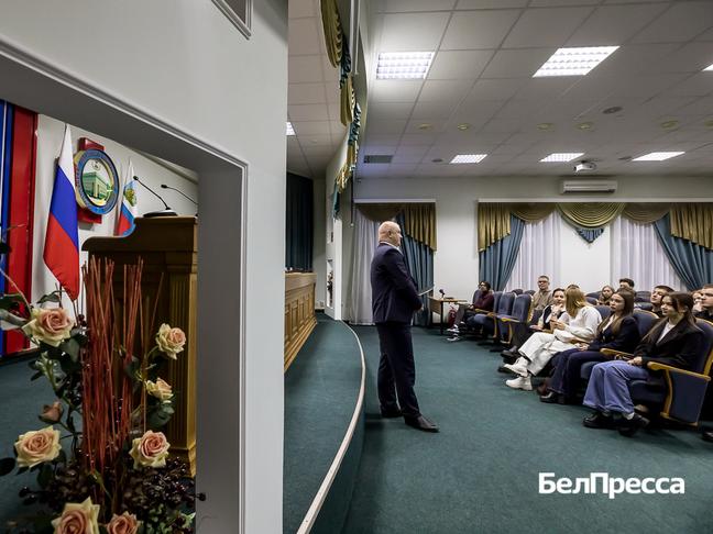 Министры не обижаются. О чём говорили студенты на встрече с главой белгородского Минздрава - Изображение 1