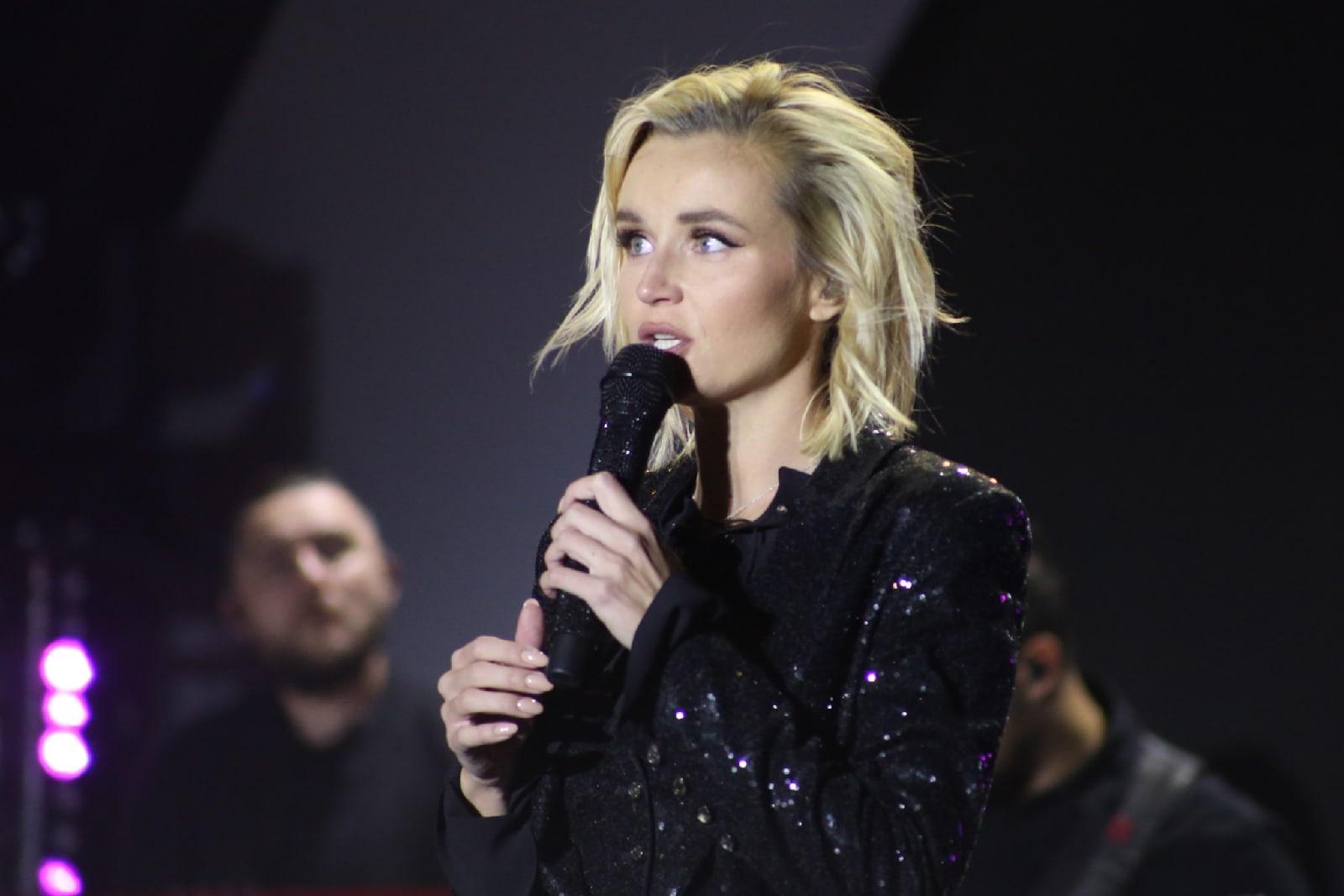 гагарина сингер. полина гагарина koncert 2021. гагарина выступила. полина гагарина на сцене 2021. полина гагарина сингер 2019.