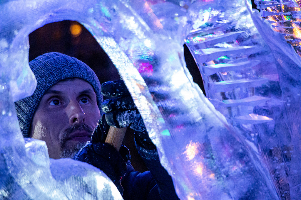 ледяной мастер. ледяная скульптура рисунок карандашом. ледяные скульптуры мастер класс. скульпторы по льду. вырезание льда для скульптур.