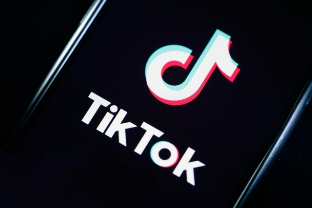 TikTok прекратит распространение нового контента в России