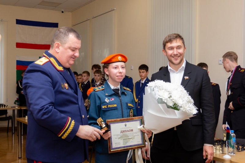 Турнир по шахматам: кадеты Крыма и мировой гроссмейстер Сергей Карякин