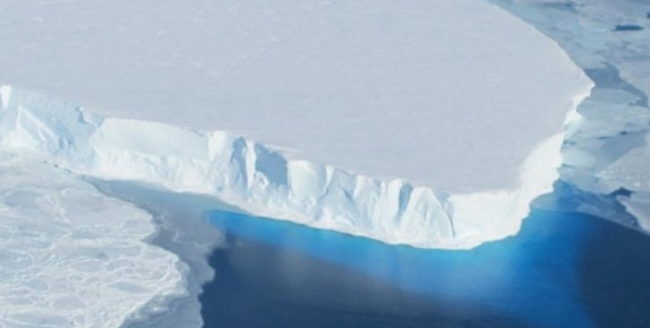 Ледниковый щит Росса в Антарктике сдвигается ежедневно на несколько сантиметров