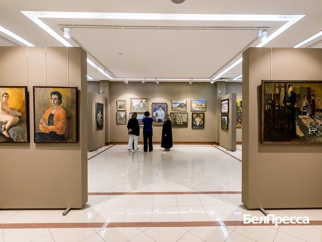Сквозь эпохи. В Белгородском художественном музее открылась выставка «Век традиций» - Изображение 2