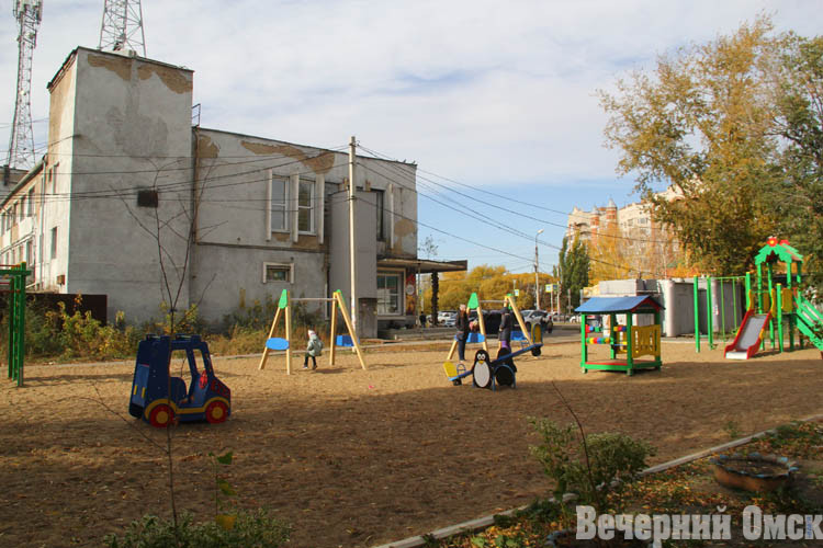 Пешеходные дорожки асфальтируют по заявкам омичей