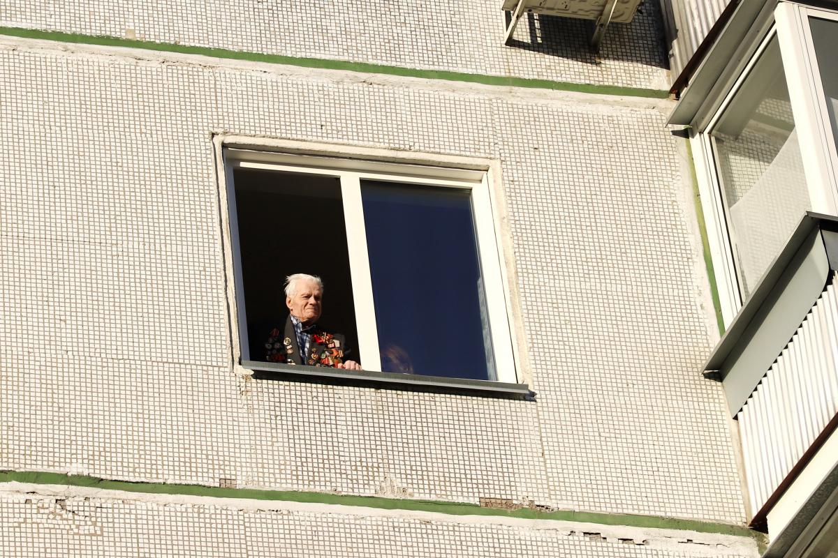 Григорий Васильевич Донин наблюдал за парадом из окна своей квартиры, фото Александры Федотовой