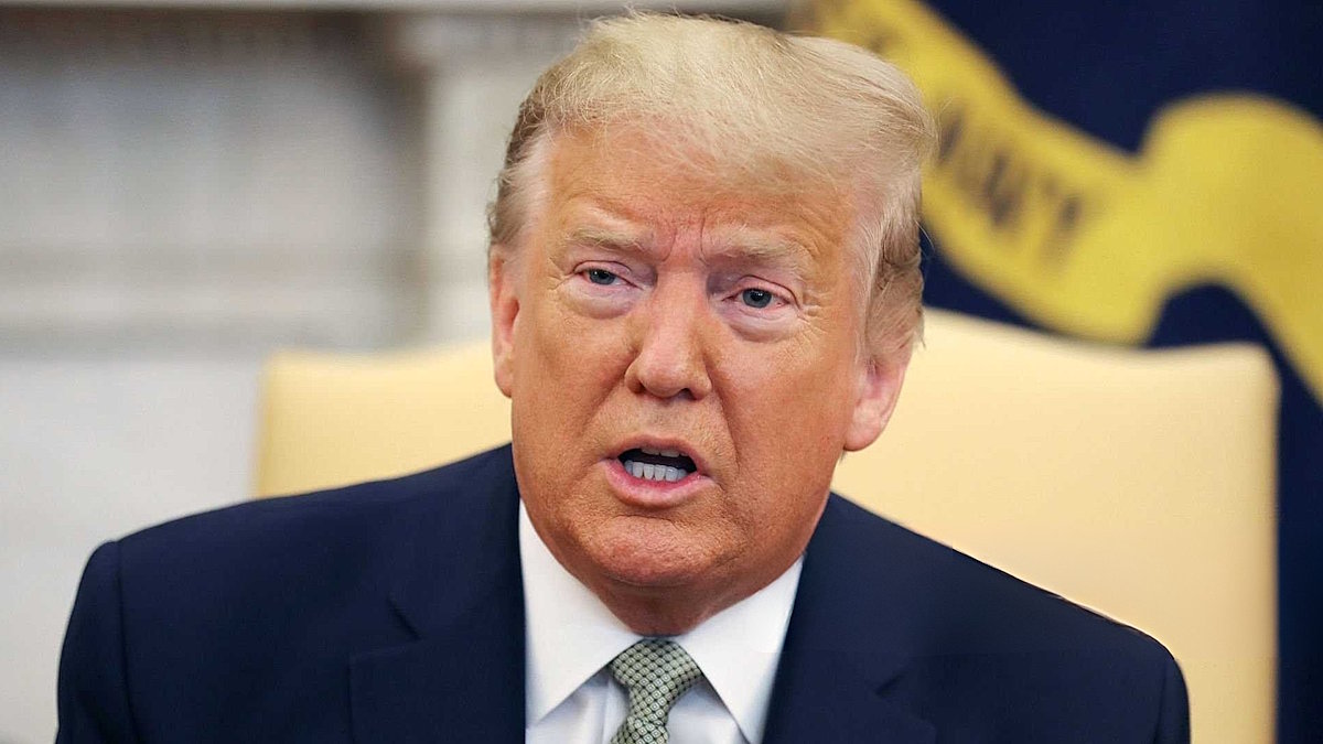 Трамп грозит России новыми санкциями