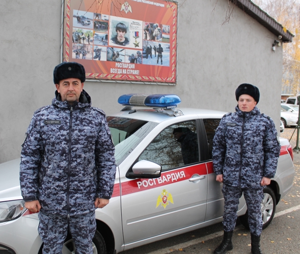 Росгвардейцы задержали мужчину, угрожавшего убийством своей сожительнице