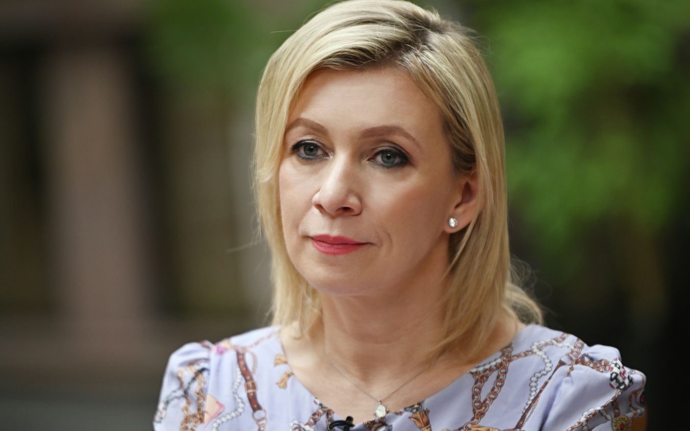 Захарова рассказала о своей свадьбе в генконсульстве РФ в Нью-Йорке