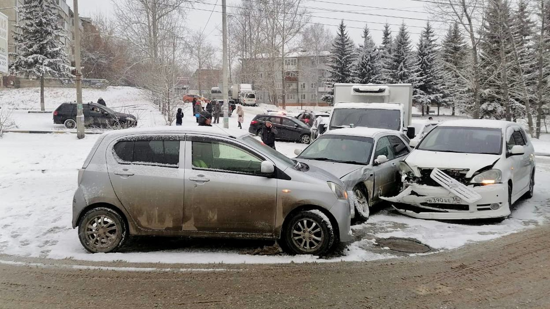 Дтп38. Сильный снегопад. Автомобили. Снегопад авто.