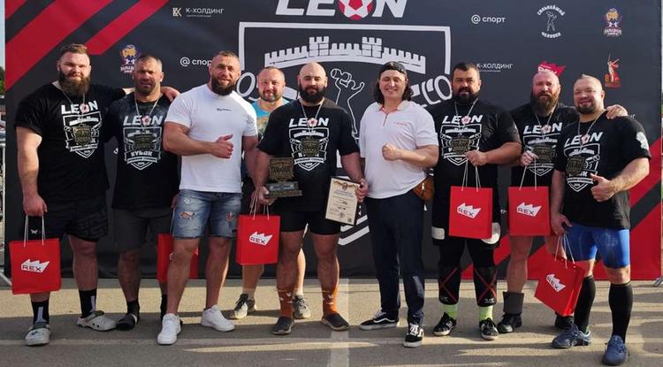 Белгородский спортсмен поднял гантель весом 147,5 кг и побил рекорд мира