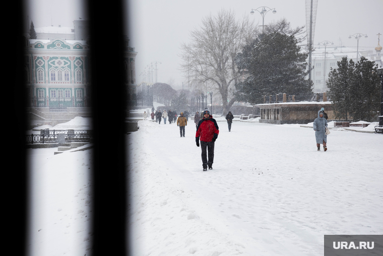 Снег в городе. Екатеринбург, снег, зима, плотинка