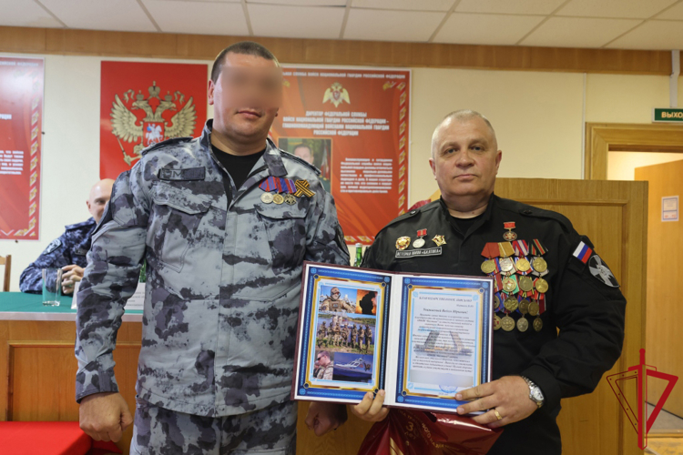 В Санкт-Петербурге поздравили ОМОН «Балтика» (на транспорте) Росгвардии с 33-летием со дня образования