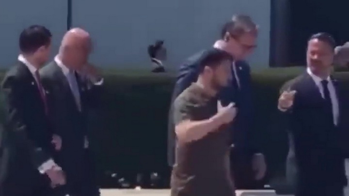 Премьер Люксембурга сделал двусмысленный жест в разговоре с Зеленским