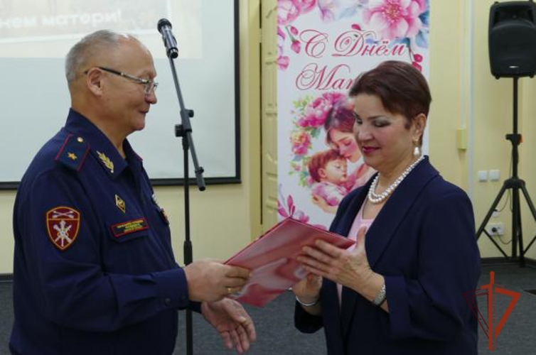 Материнская забота: Росгвардия Омска отметила уникальный вклад в поддержку СВО