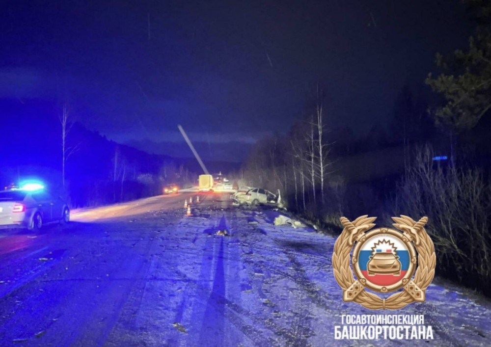 ВАЗ-2112 с пятью детьми столкнулась с большегрузом MAN в Башкирии